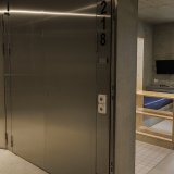 Les deux nouveaux bâtiments de l'établissement pénitentiaire de Crêtelongue (EPCL) en Valais comptent au total 104 cellules dont 80 dans le bâtiment principal.